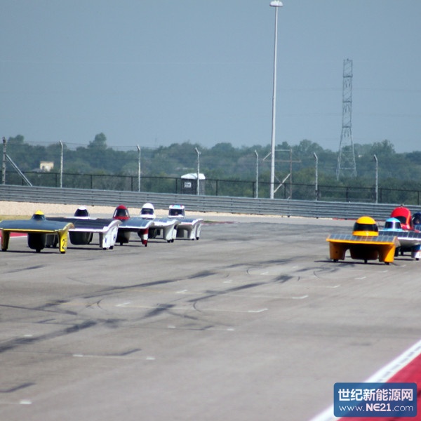 solar-cars-race-lineup_ph