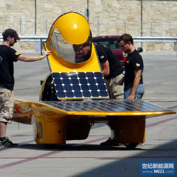 solar-cars-crew_ph